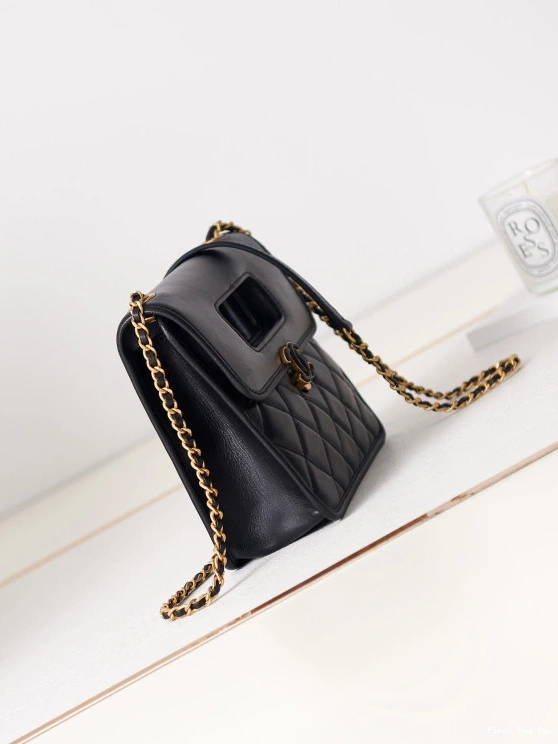 First Bag Ru TOTE CHANEL SMALL 0716